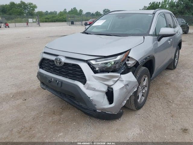 2025 TOYOTA RAV4 XLE 6