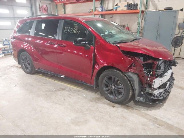 2025 TOYOTA SIENNA XSE