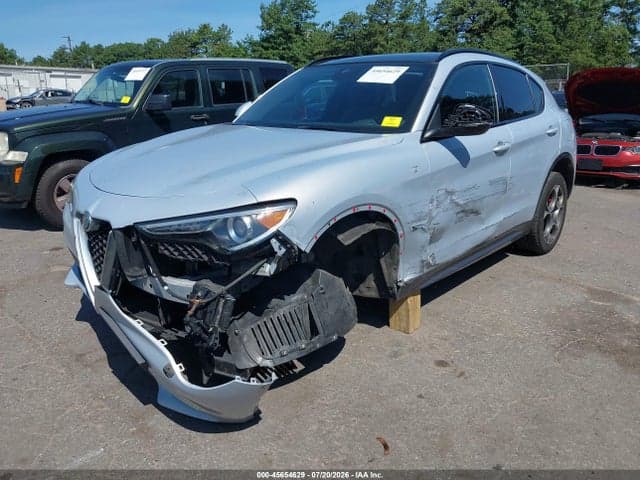 2022 ALFA ROMEO STELVIO TI AWD 2