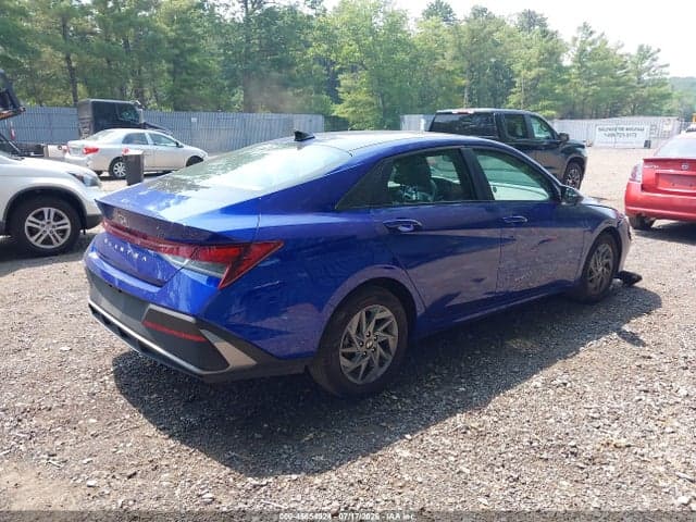 2024 HYUNDAI ELANTRA SEL 4