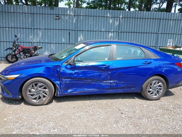 2024 HYUNDAI ELANTRA SEL 6