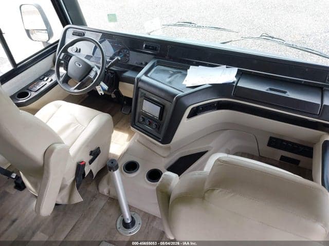 2020 FORD F53 5