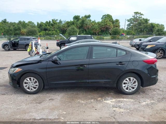 2017 HYUNDAI ELANTRA SE 14