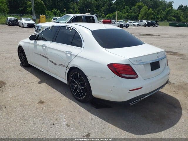2017 MERCEDES-BENZ E 300 3