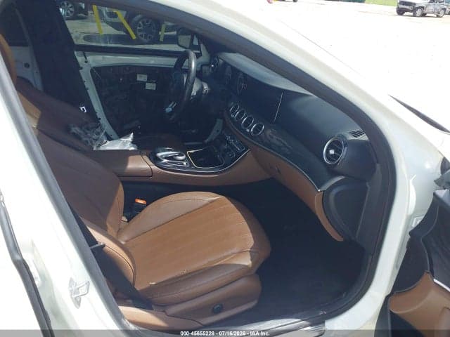 2017 MERCEDES-BENZ E 300 5