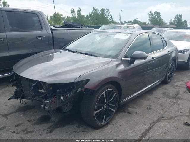 2018 TOYOTA CAMRY XSE 2