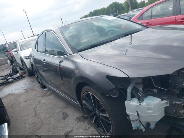 2018 TOYOTA CAMRY XSE 13
