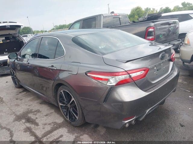 2018 TOYOTA CAMRY XSE 3