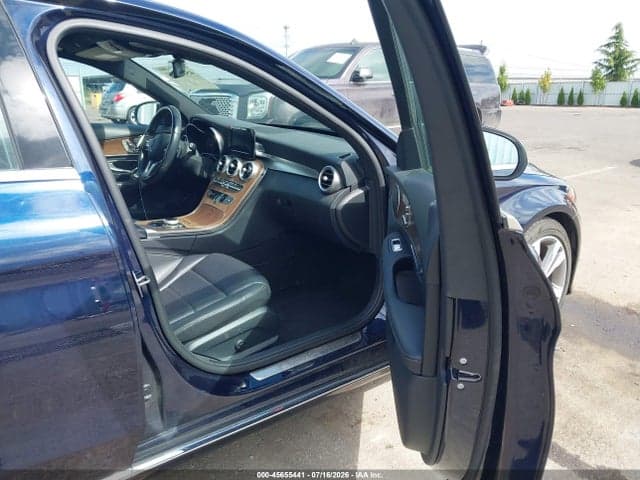 2019 MERCEDES-BENZ C 300 5