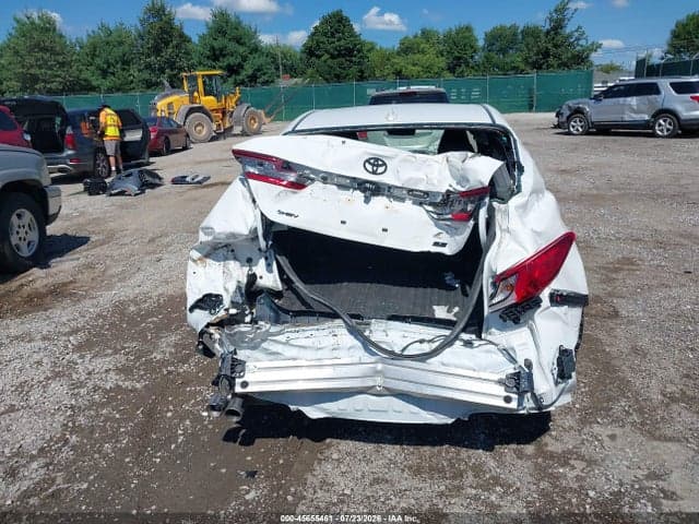 2025 TOYOTA CAMRY SE 16