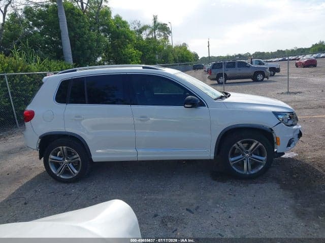 2017 VOLKSWAGEN TIGUAN 2.0T SPORT 14