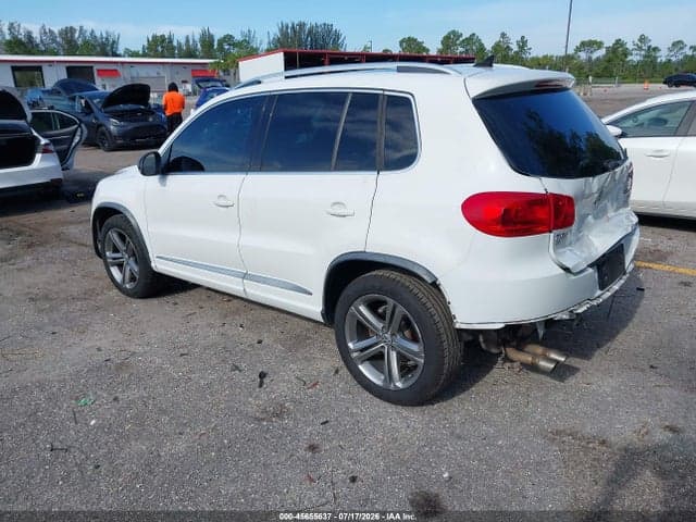 2017 VOLKSWAGEN TIGUAN 2.0T SPORT 3