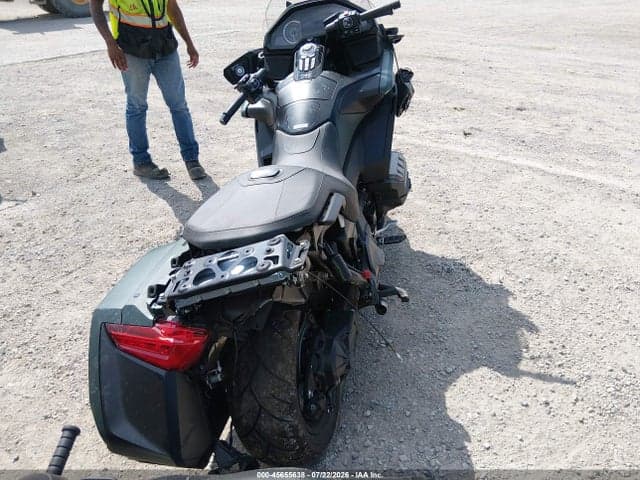 2024 HONDA GL1800 B 6