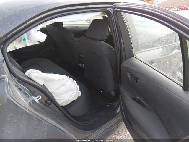 2025 TOYOTA COROLLA LE 8