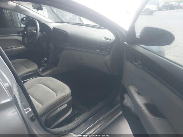 2017 HYUNDAI ELANTRA SE 5