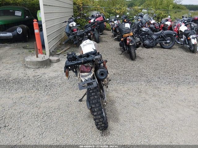 2018 SUZUKI DR650 SE 6