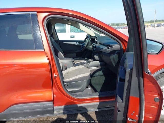 2020 FORD ESCAPE SE 5