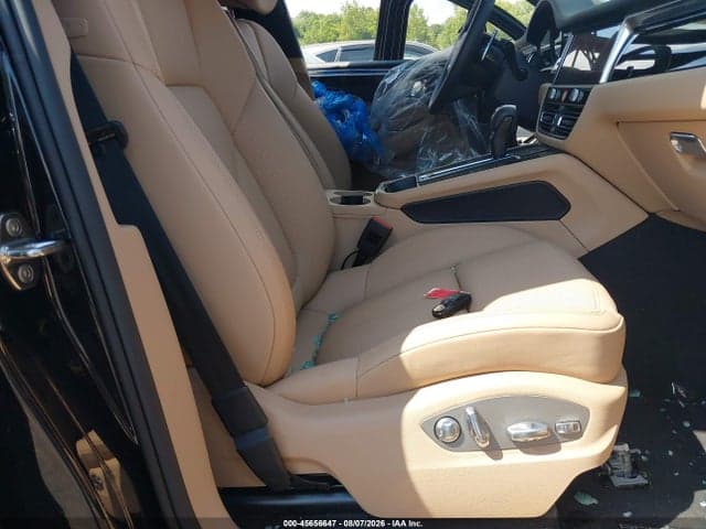 2026 PORSCHE MACAN T 5