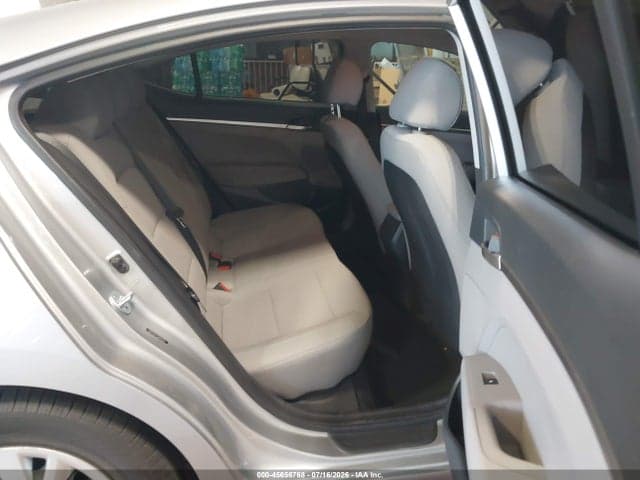 2020 HYUNDAI ELANTRA SE 8