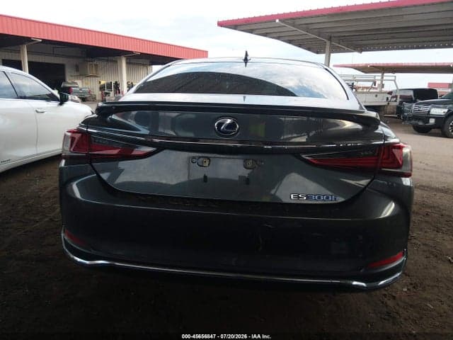 2022 LEXUS ES 300H 16