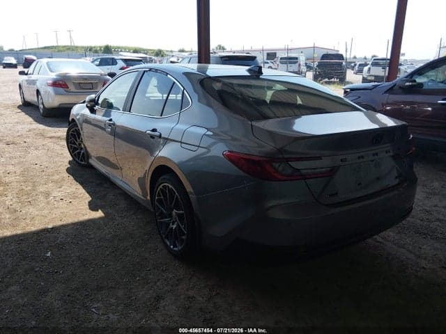 2026 TOYOTA CAMRY XLE 3