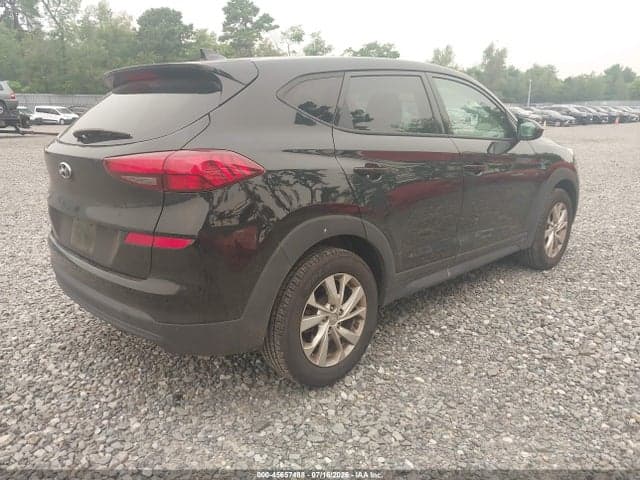 2021 HYUNDAI TUCSON SE 4