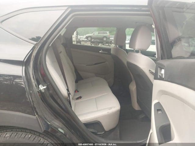 2021 HYUNDAI TUCSON SE 8