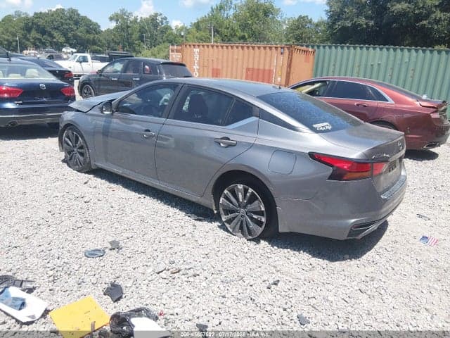 2021 NISSAN ALTIMA SR FWD 3