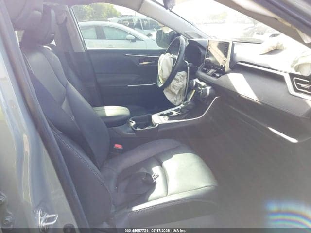 2021 TOYOTA RAV4 XLE PREMIUM 5