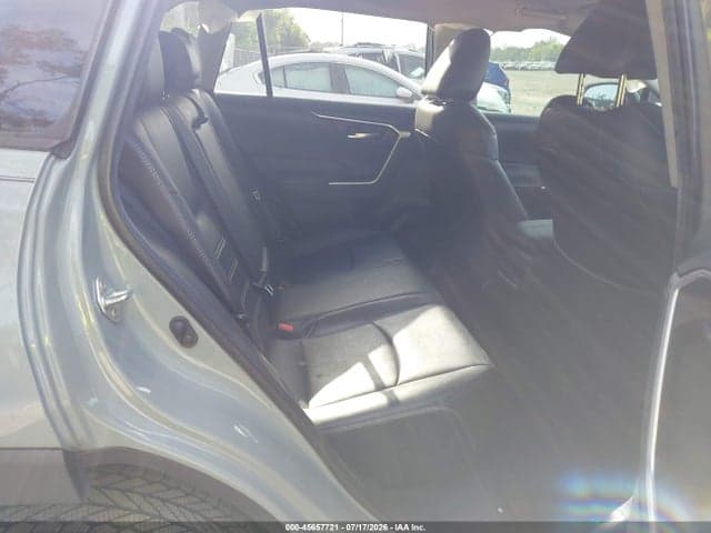 2021 TOYOTA RAV4 XLE PREMIUM 8