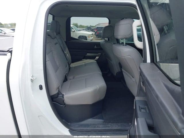 2024 TOYOTA TUNDRA SR5 8