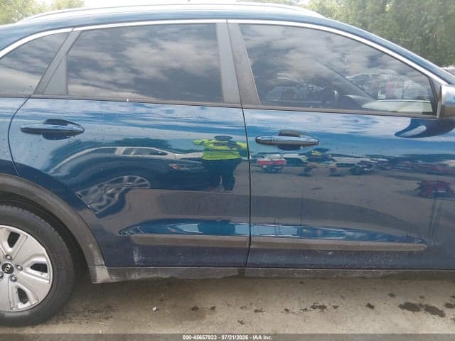 2018 KIA NIRO LX 18