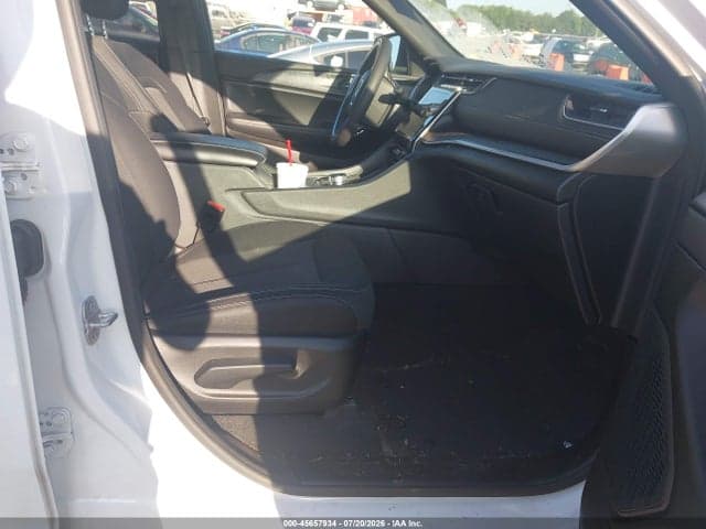 2025 JEEP GRAND CHEROKEE LAREDO X 4X2 5