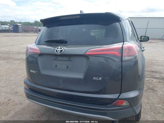 2018 TOYOTA RAV4 XLE 15