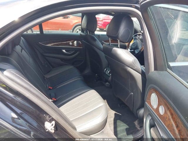 2017 MERCEDES-BENZ E 300 8