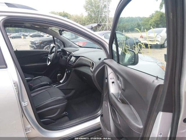2019 CHEVROLET TRAX LT 5