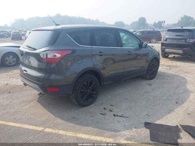 2017 FORD ESCAPE SE 4