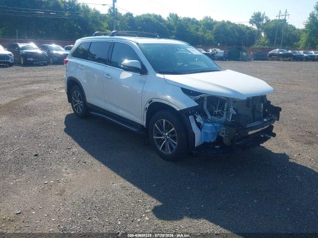2019 TOYOTA HIGHLANDER XLE