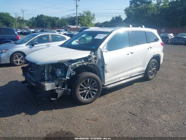 2019 TOYOTA HIGHLANDER XLE 3