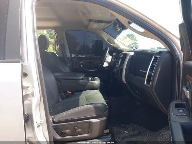 2017 RAM 2500 LARAMIE 4X4 6'4 BOX 5