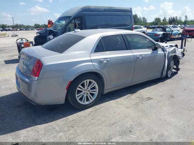 2017 CHRYSLER 300 LIMITED 4