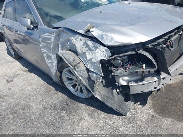 2017 CHRYSLER 300 LIMITED 6