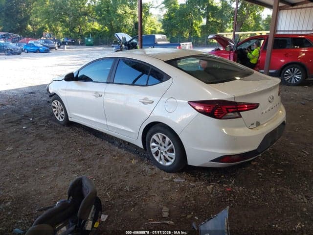 2019 HYUNDAI ELANTRA SE 3