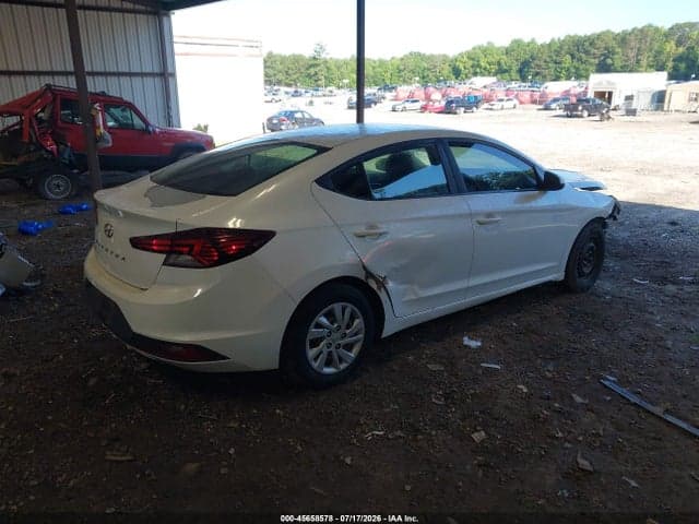 2019 HYUNDAI ELANTRA SE 4