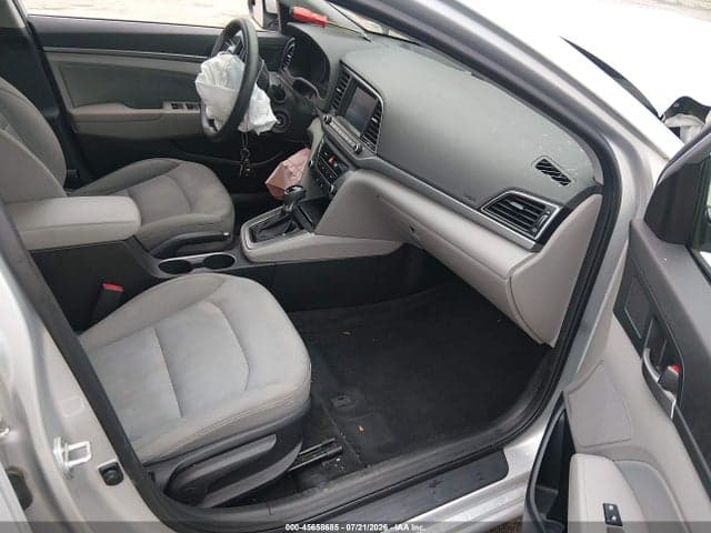 2017 HYUNDAI ELANTRA SE 5