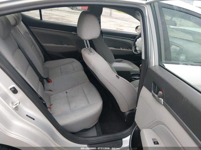 2017 HYUNDAI ELANTRA SE 8