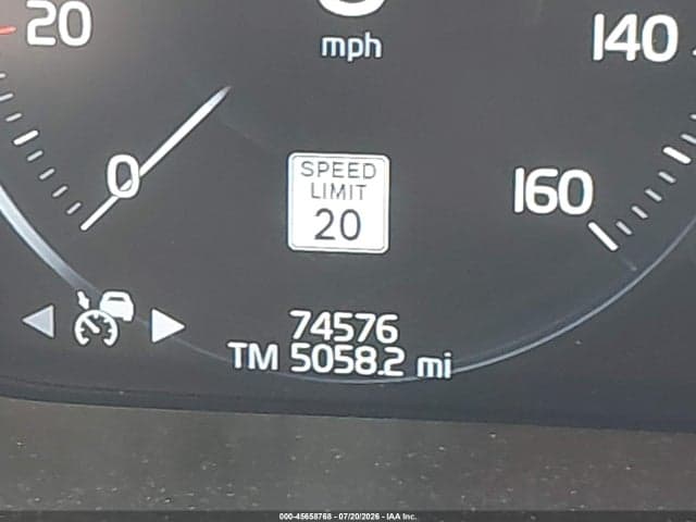 2018 VOLVO XC90 T5 MOMENTUM 16