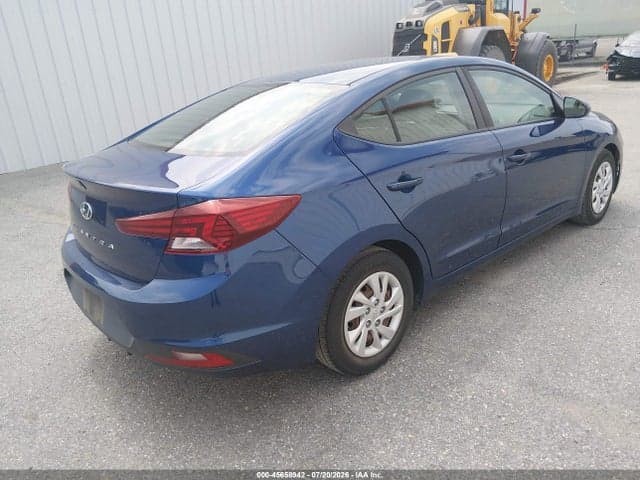 2019 HYUNDAI ELANTRA SE 4