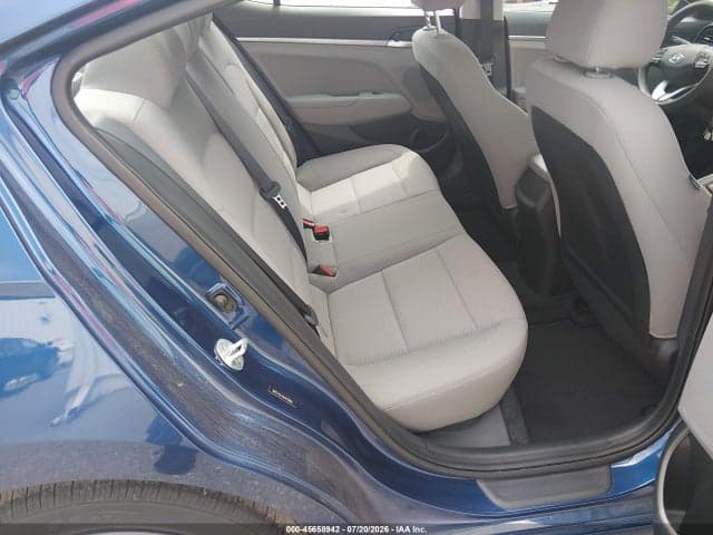 2019 HYUNDAI ELANTRA SE 8