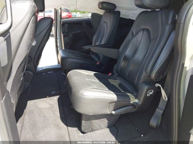 2019 CHRYSLER PACIFICA TOURING L PLUS 8